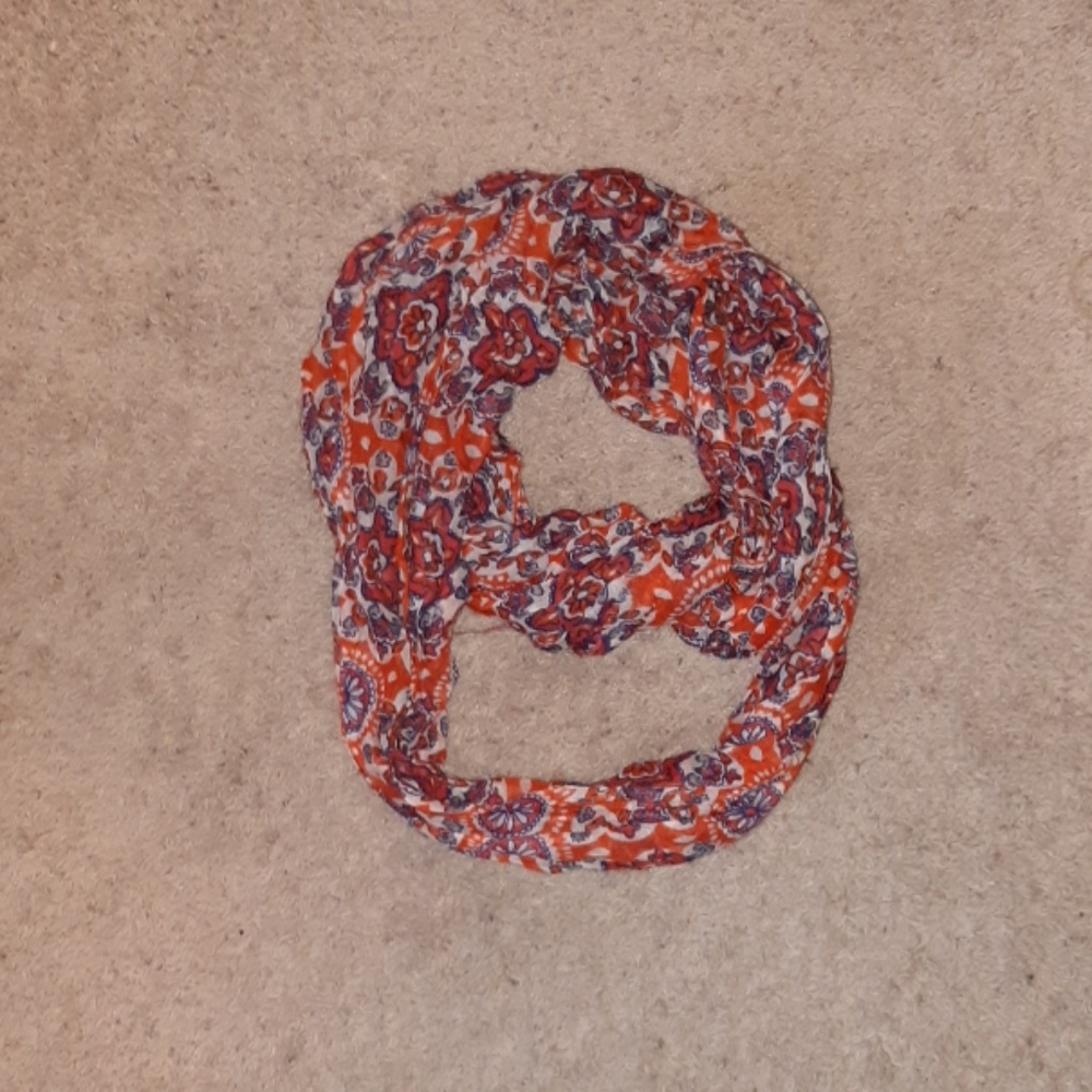 INFINITY SCARF